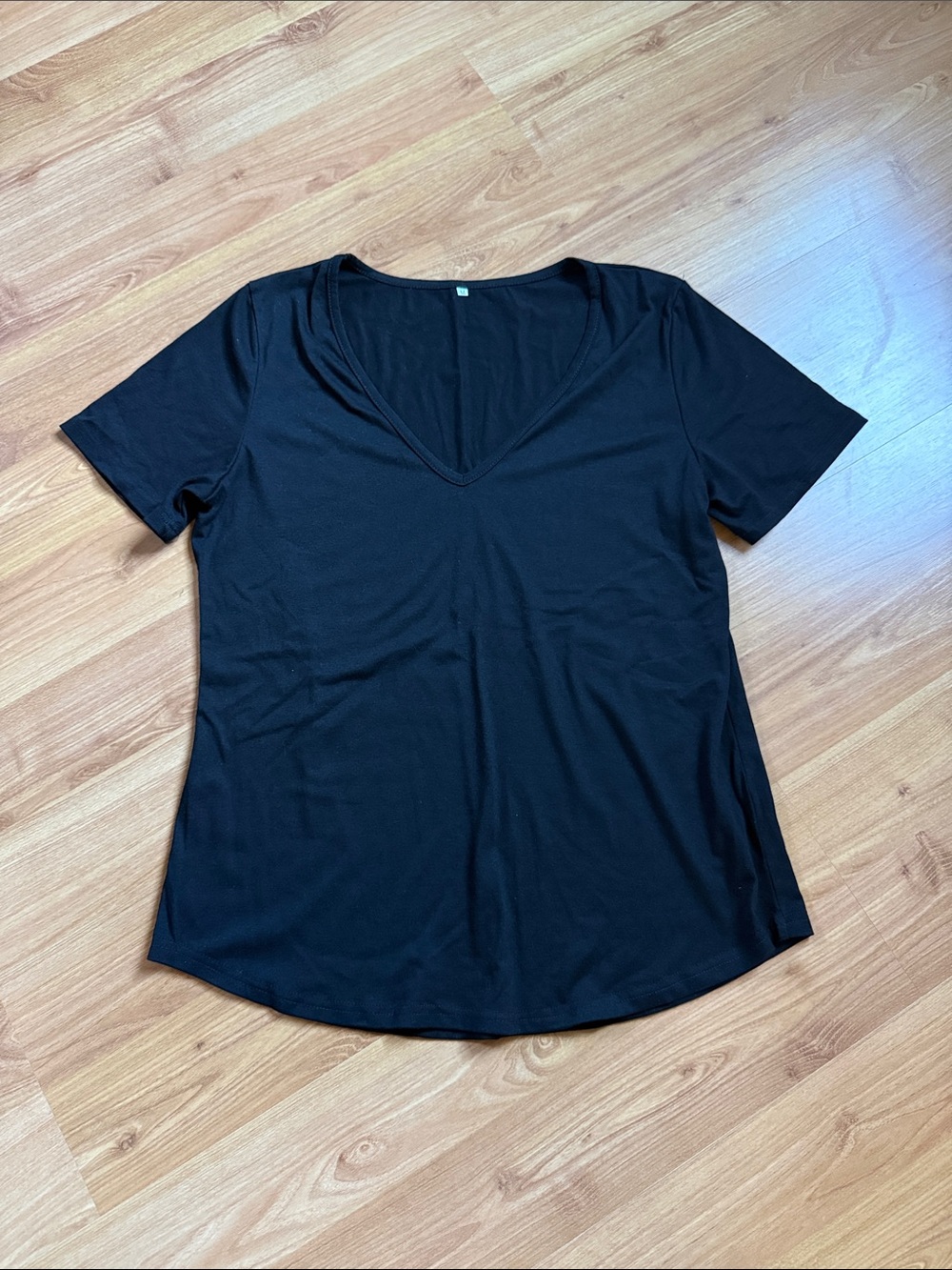 NWOT Women’s Black V-Neck Short Sleeve Top